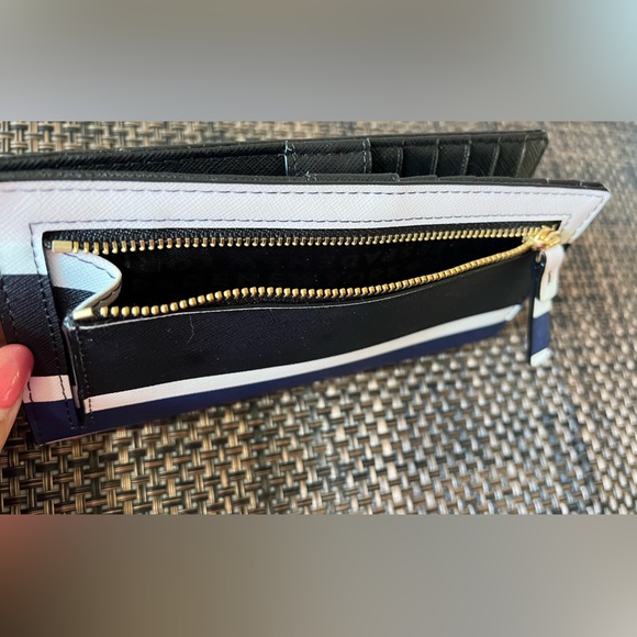 Kate Spade ♠️ Bifold wallet - Picture 3 of 6